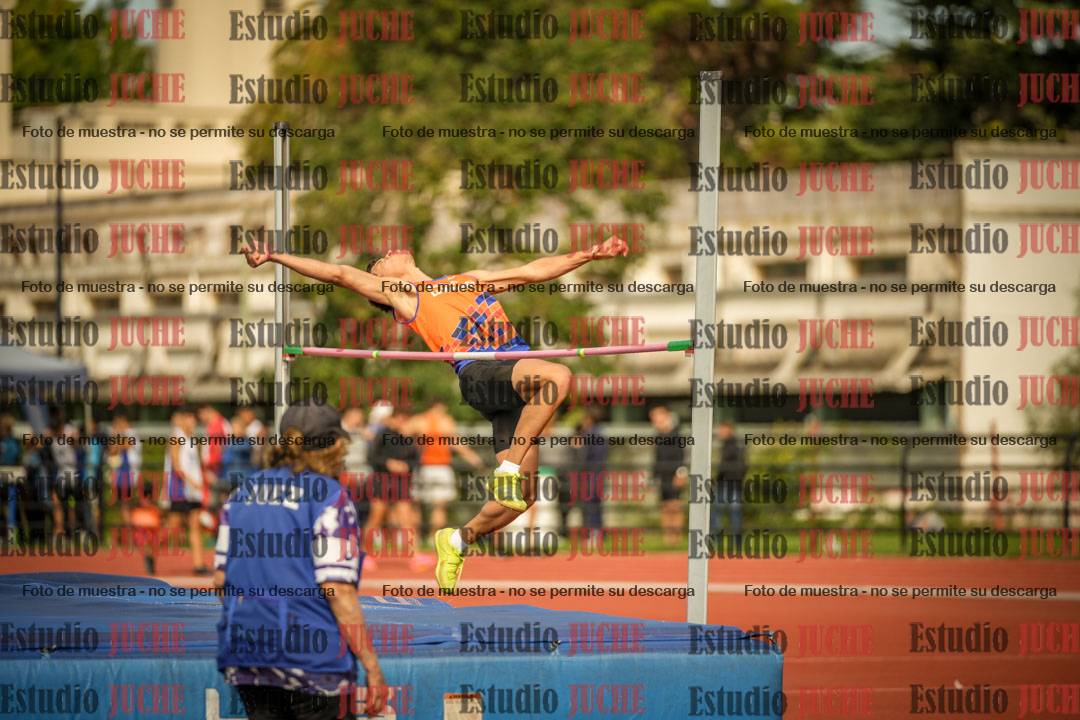 Fotos del salto en alto - incluye todos los grupos