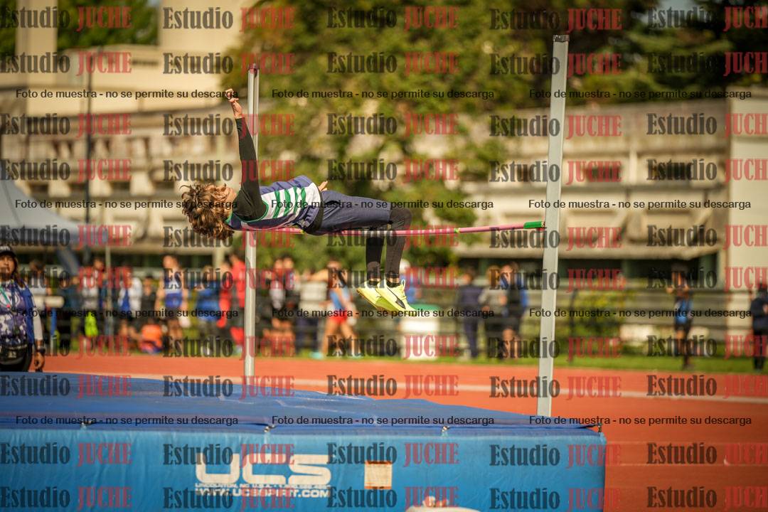Fotos del salto en alto - incluye todos los grupos