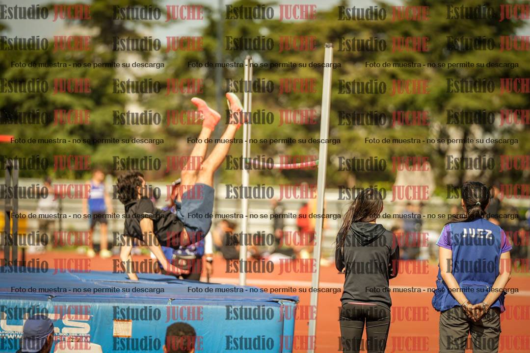 Fotos del salto en alto - incluye todos los grupos