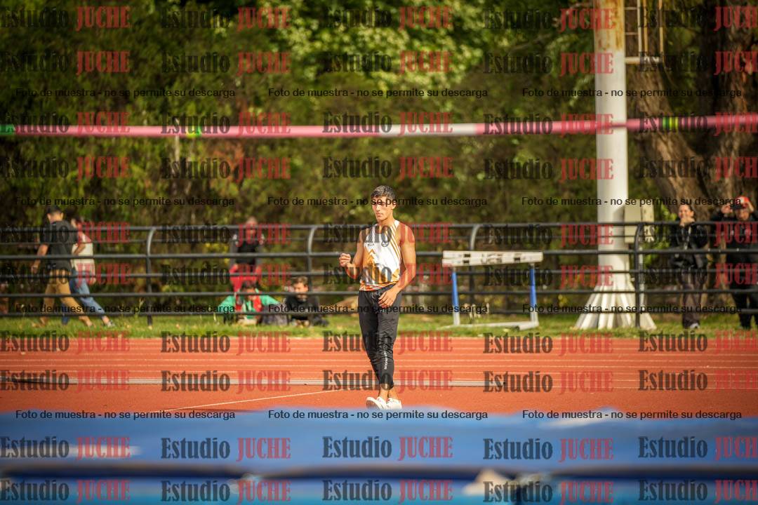 Fotos del salto en alto - incluye todos los grupos