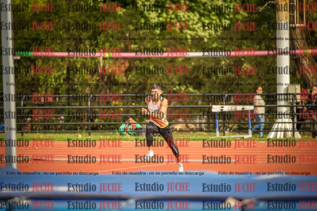 Fotos del salto en alto - incluye todos los grupos
