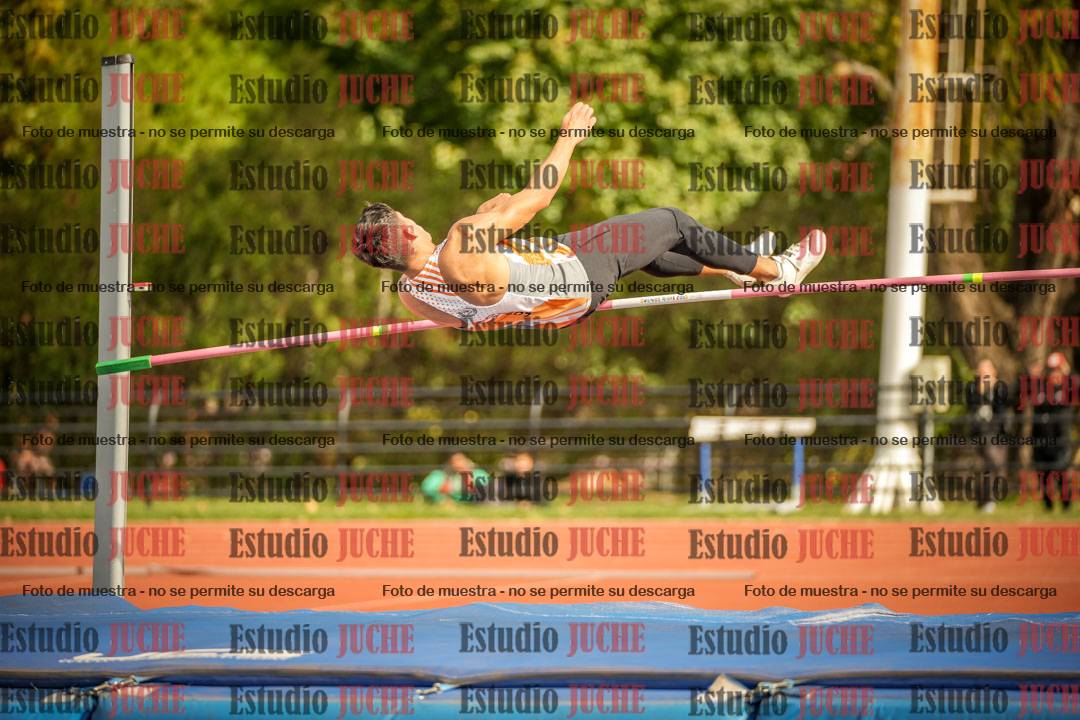 Fotos del salto en alto - incluye todos los grupos