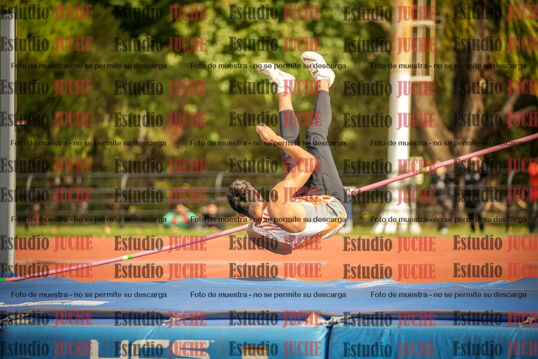 Fotos del salto en alto - incluye todos los grupos