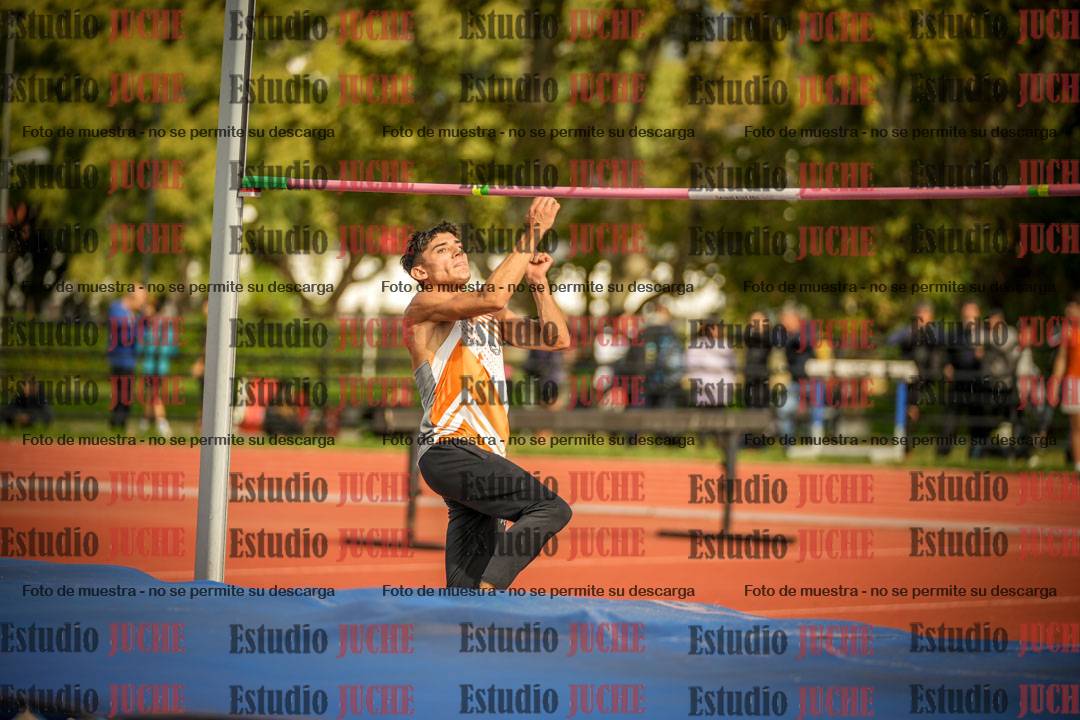 Fotos del salto en alto - incluye todos los grupos