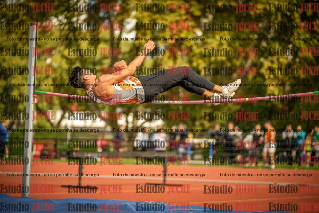 Fotos del salto en alto - incluye todos los grupos