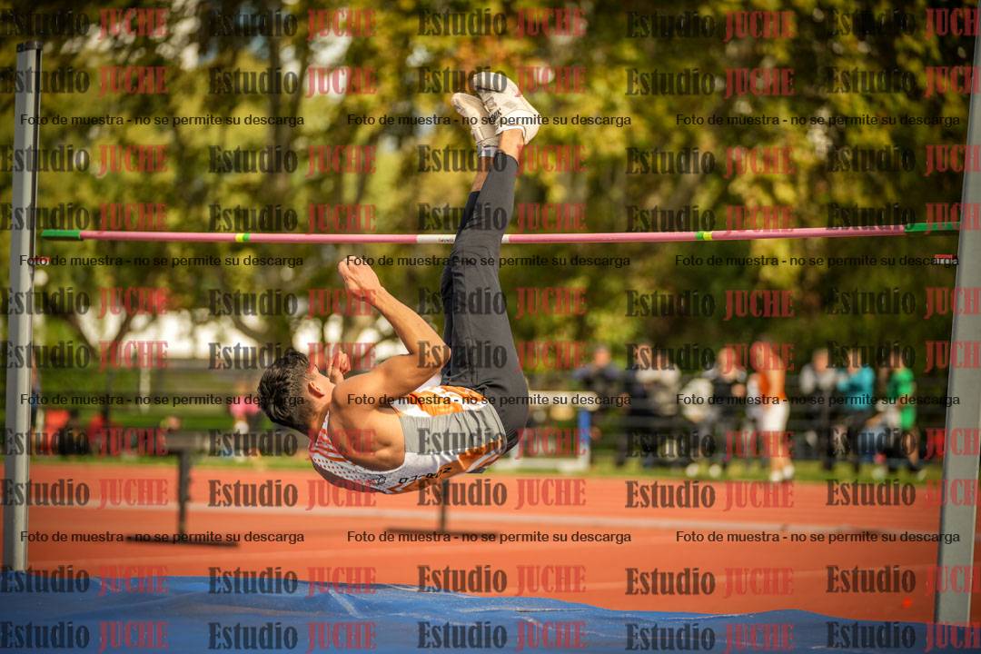 Fotos del salto en alto - incluye todos los grupos