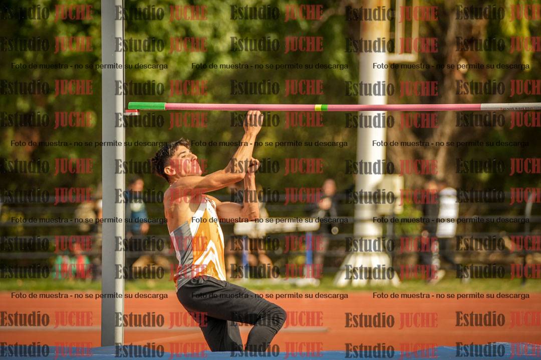 Fotos del salto en alto - incluye todos los grupos