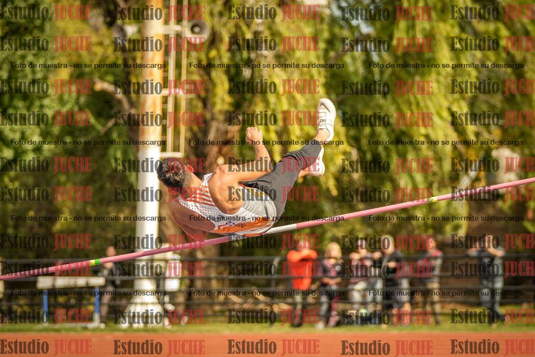 Fotos del salto en alto - incluye todos los grupos