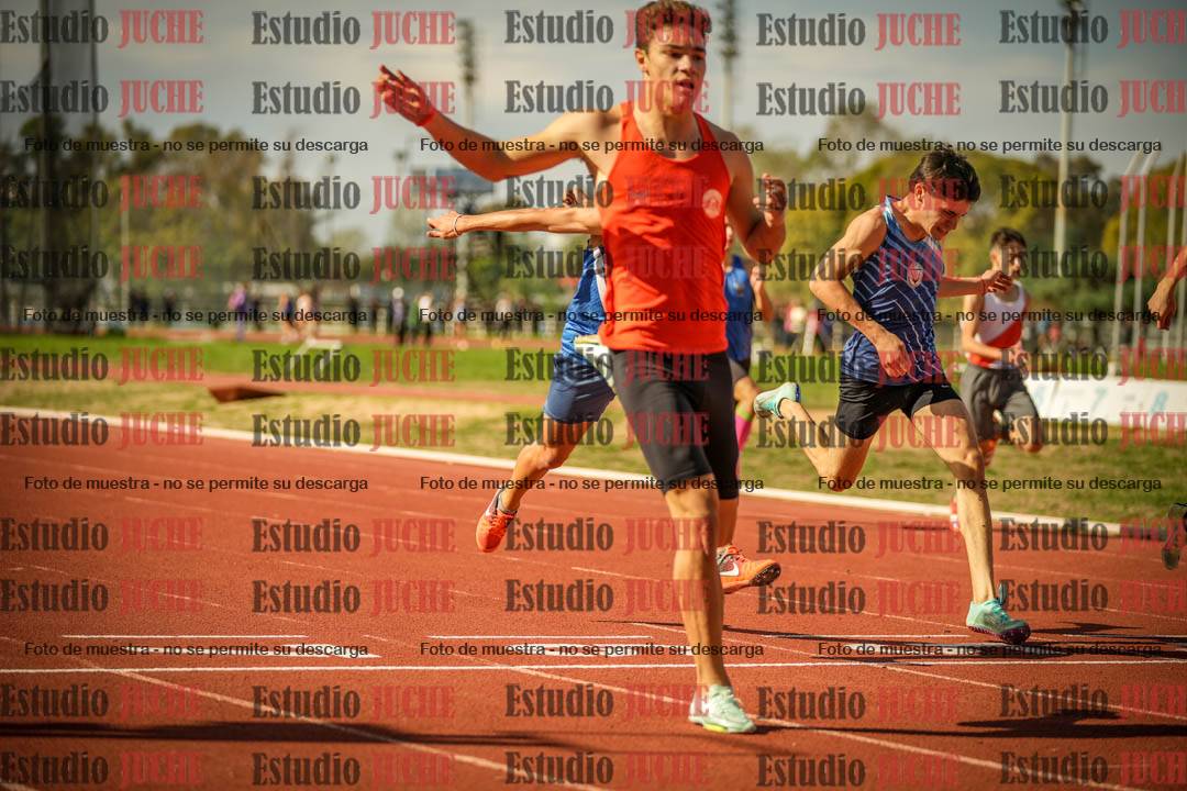 Fotos de los 200 m llanos de varones