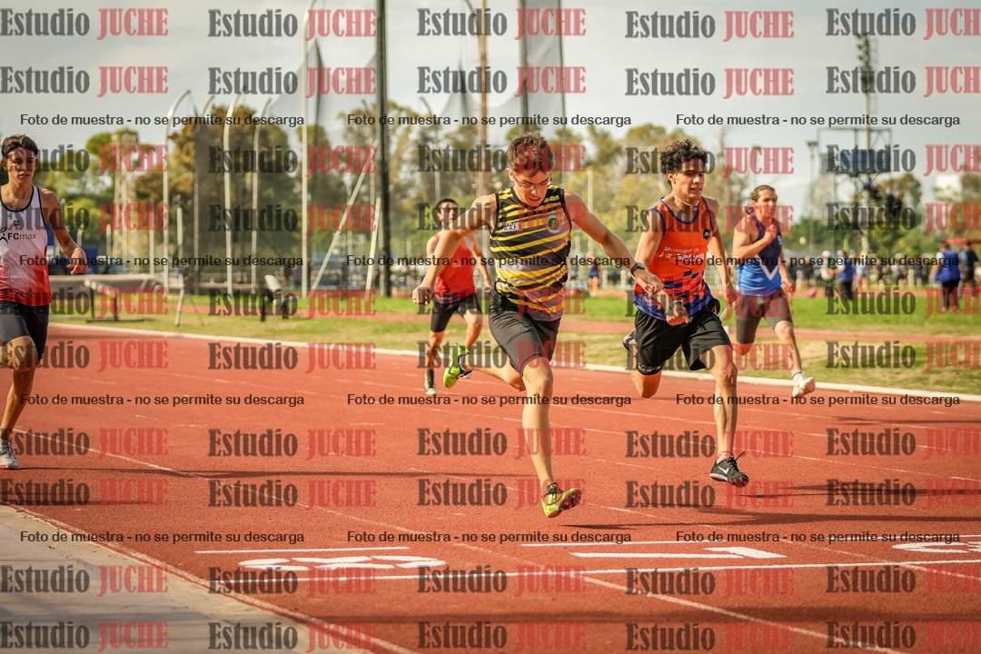 Fotos de los 200 m llanos de varones