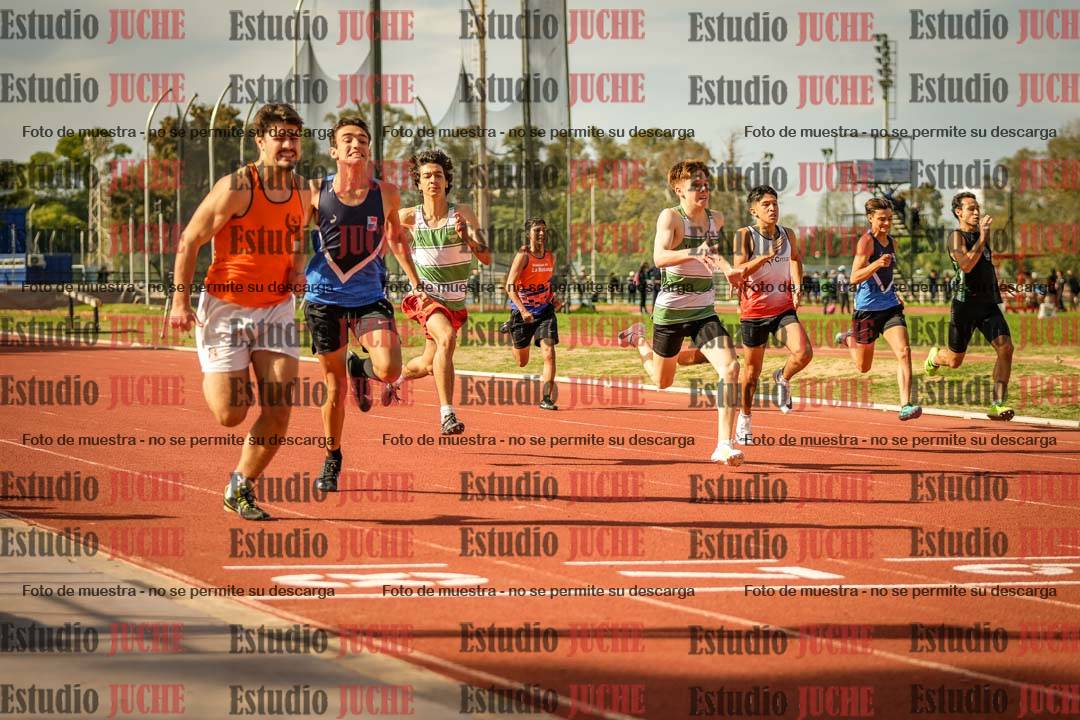 Fotos de los 200 m llanos de varones