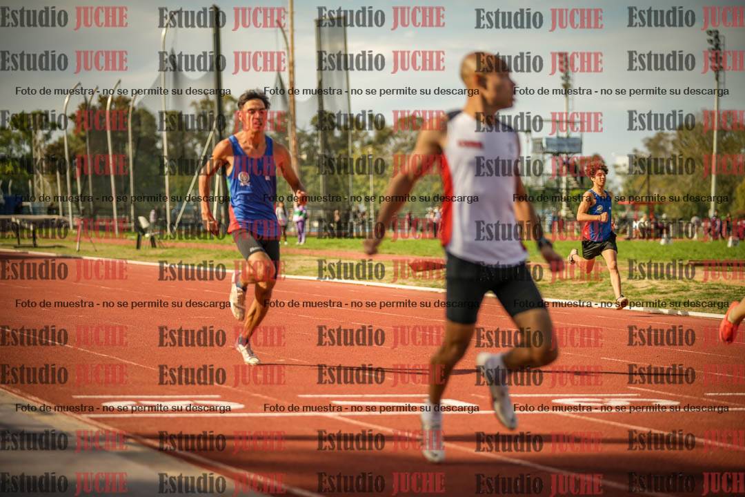 Fotos de los 200 m llanos de varones
