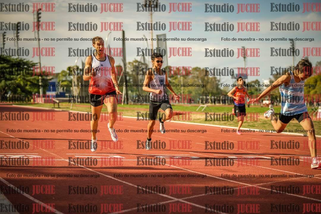Fotos de los 200 m llanos de varones