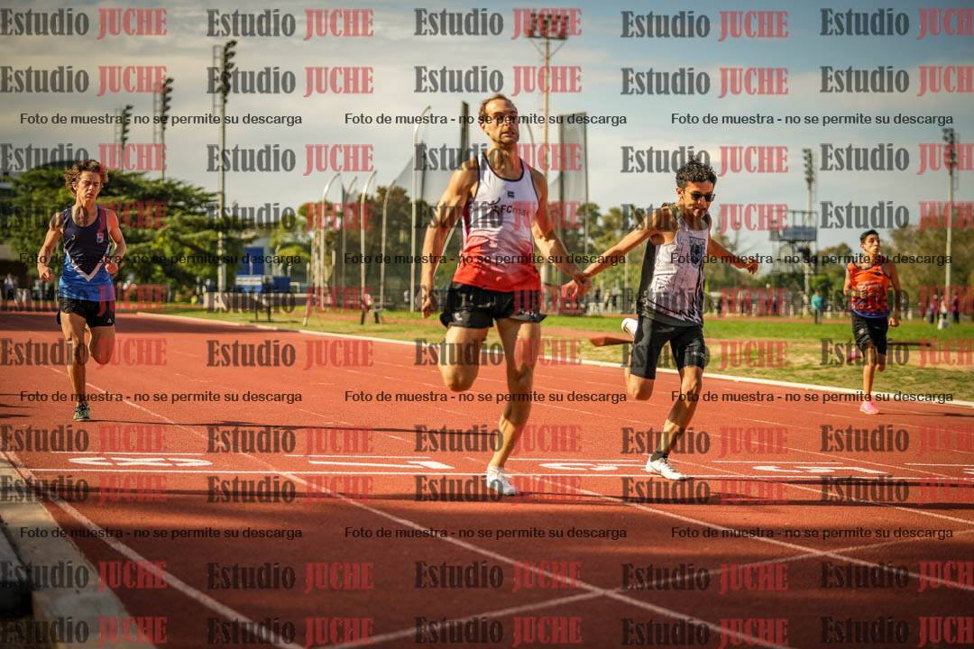 Fotos de los 200 m llanos de varones