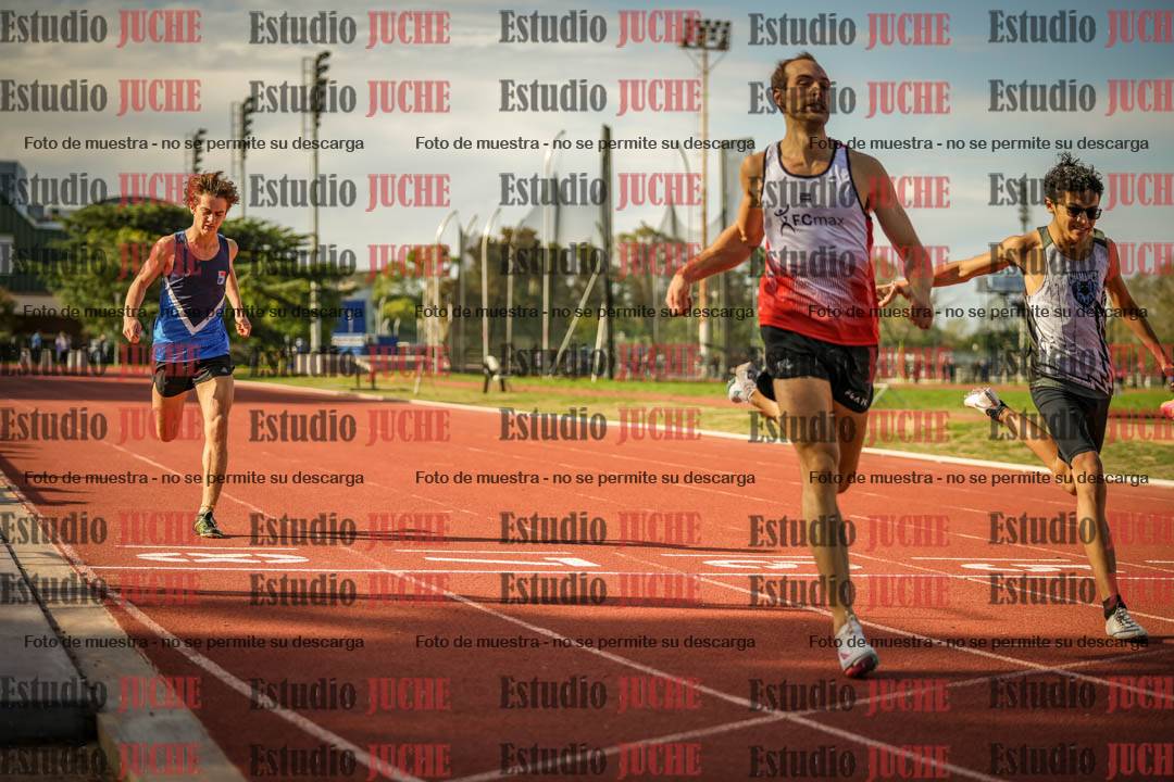 Fotos de los 200 m llanos de varones