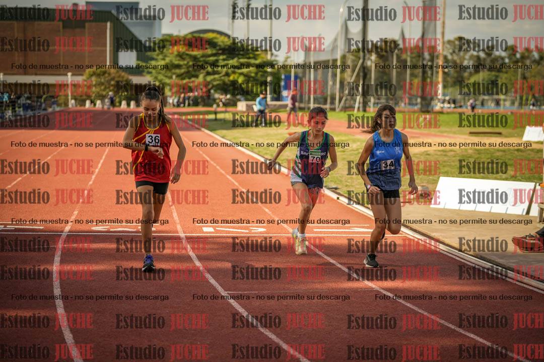 Fotos de los 2400 m llanos de mujeres - U16