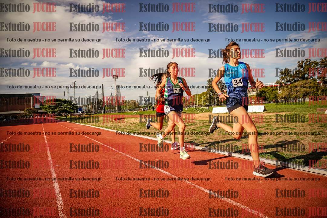 Fotos de los 2400 m llanos de mujeres - U16
