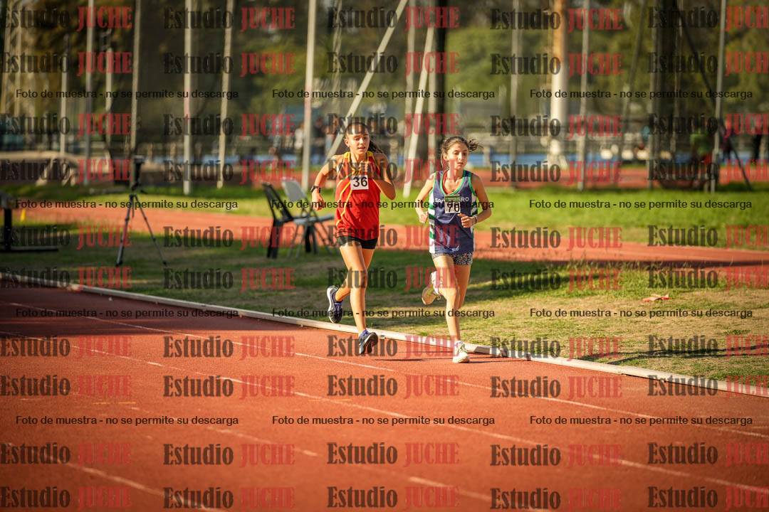 Fotos de los 2400 m llanos de mujeres - U16