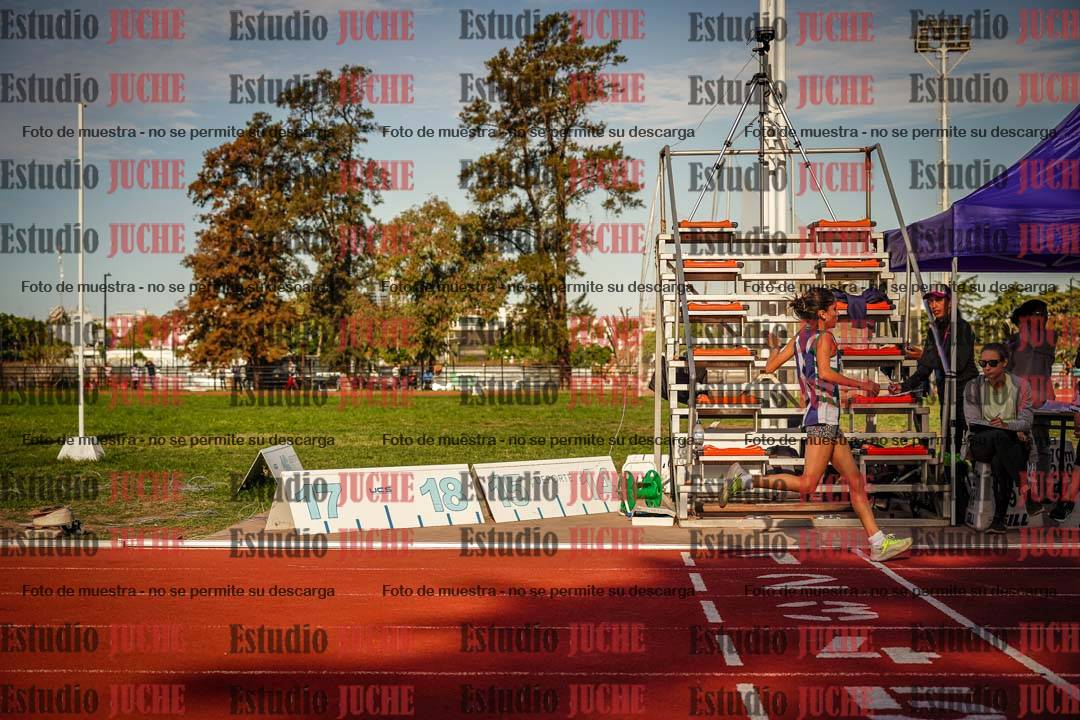 Fotos de los 2400 m llanos de mujeres - U16