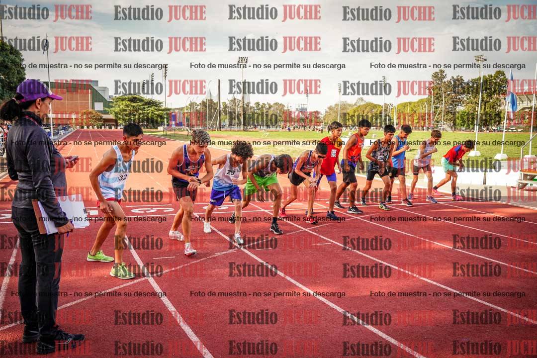 Fotos de los 2400 m llanos de varones - U16