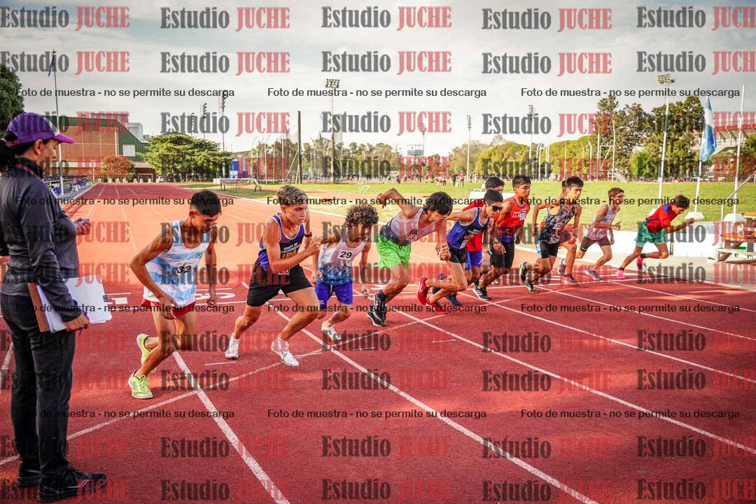 Fotos de los 2400 m llanos de varones - U16