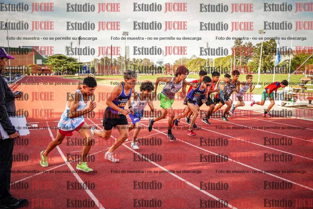 Fotos de los 2400 m llanos de varones - U16