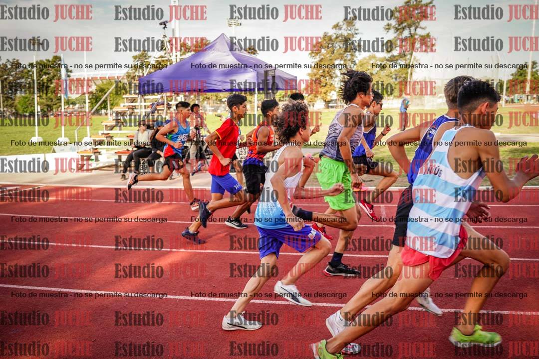 Fotos de los 2400 m llanos de varones - U16