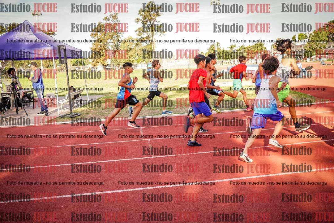 Fotos de los 2400 m llanos de varones - U16