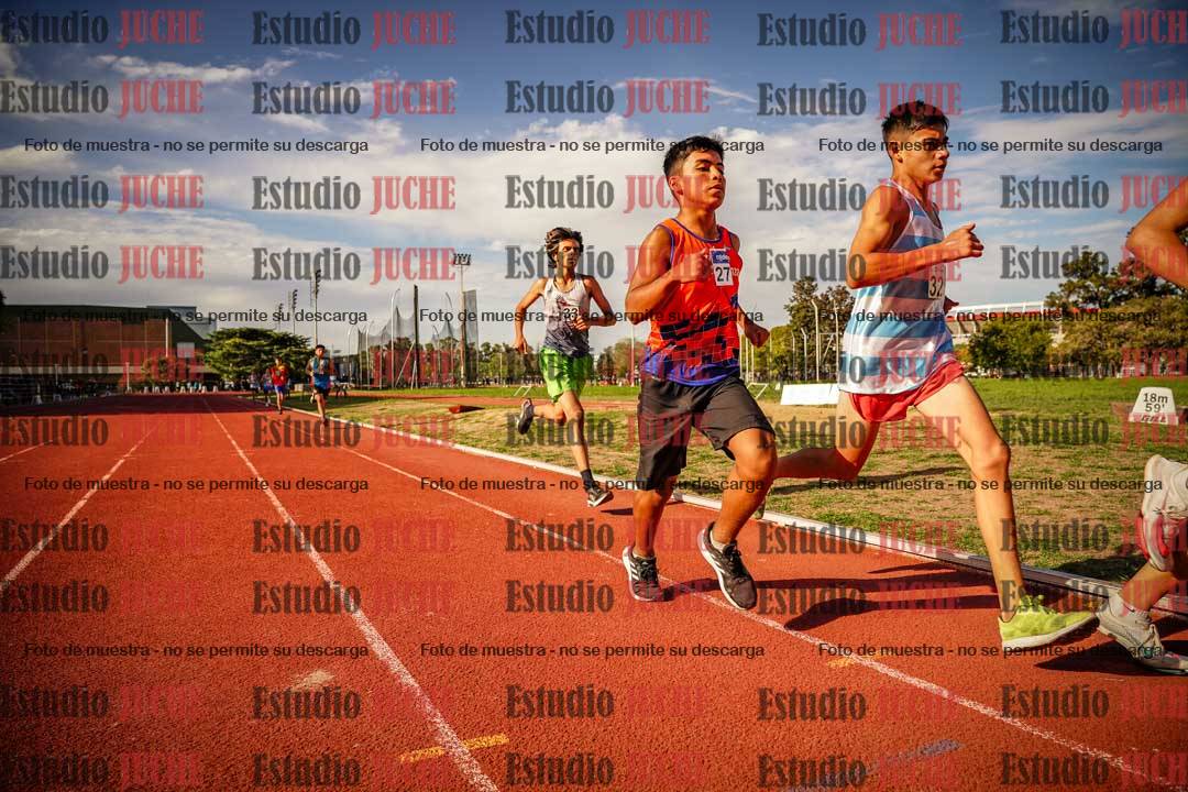 Fotos de los 2400 m llanos de varones - U16