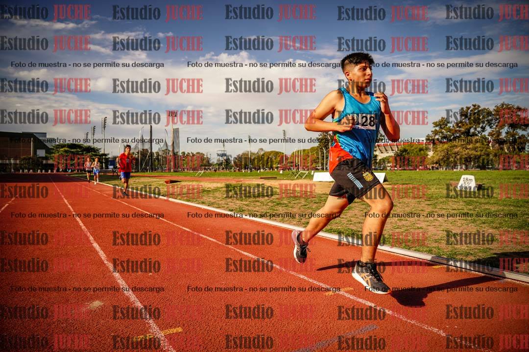 Fotos de los 2400 m llanos de varones - U16