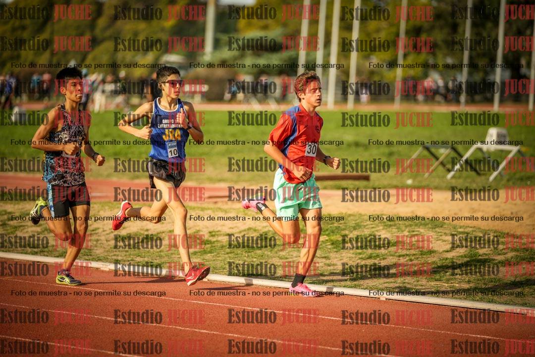 Fotos de los 2400 m llanos de varones - U16