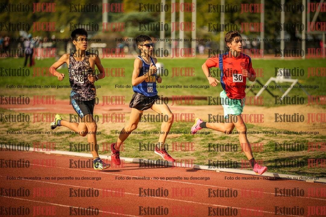 Fotos de los 2400 m llanos de varones - U16