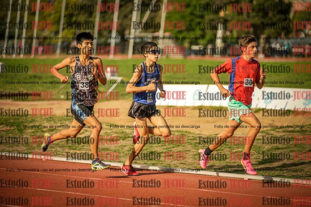 Fotos de los 2400 m llanos de varones - U16