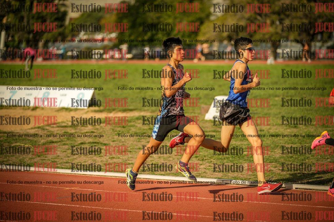 Fotos de los 2400 m llanos de varones - U16