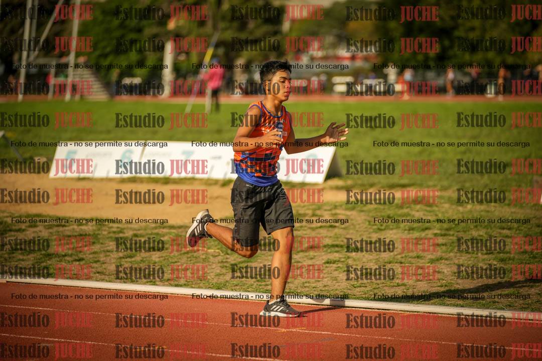 Fotos de los 2400 m llanos de varones - U16