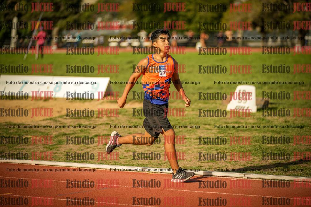 Fotos de los 2400 m llanos de varones - U16