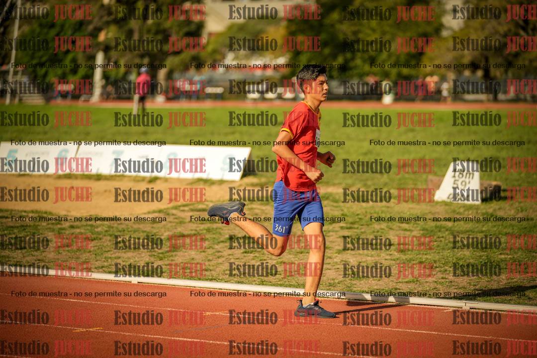 Fotos de los 2400 m llanos de varones - U16