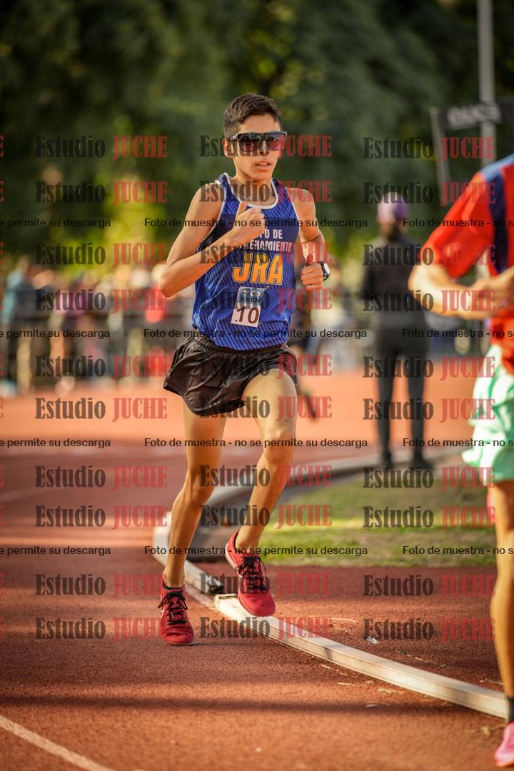 Fotos de los 2400 m llanos de varones - U16