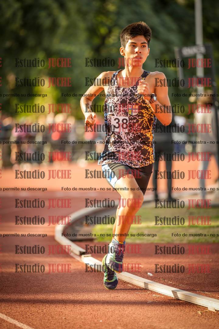Fotos de los 2400 m llanos de varones - U16