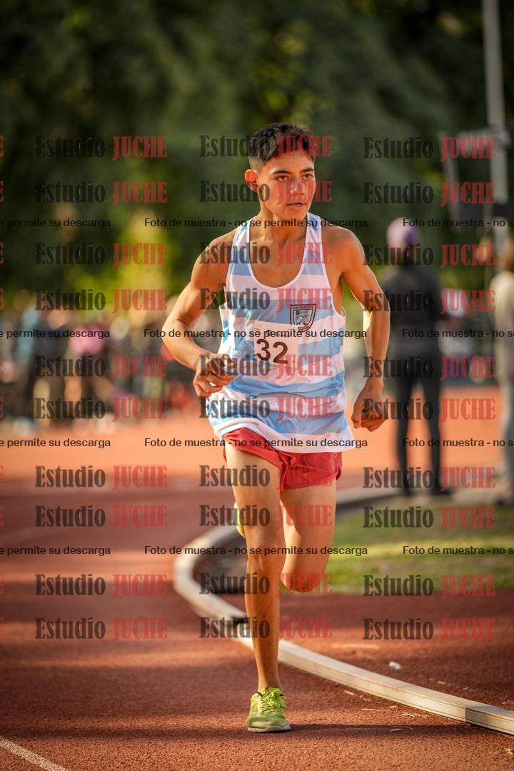 Fotos de los 2400 m llanos de varones - U16