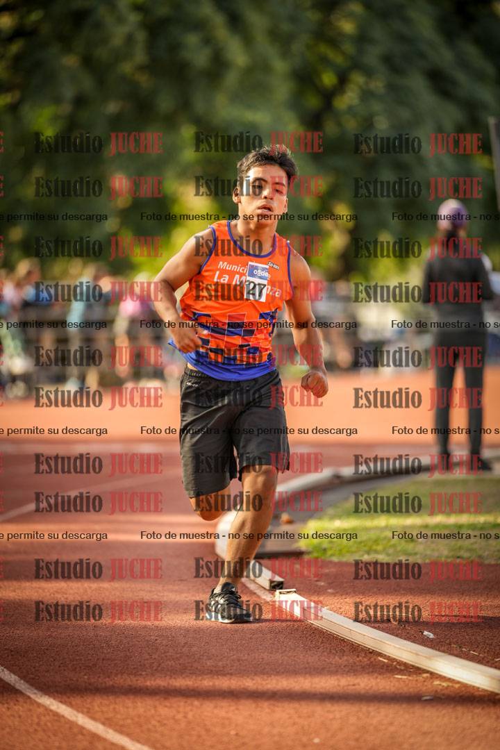 Fotos de los 2400 m llanos de varones - U16