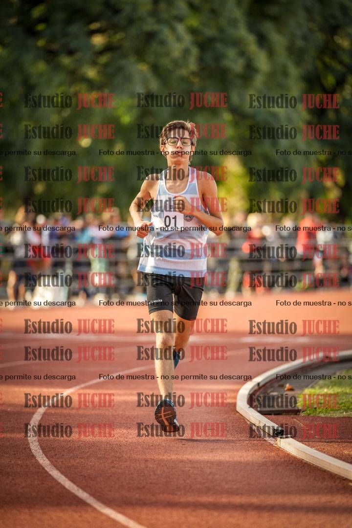 Fotos de los 2400 m llanos de varones - U16