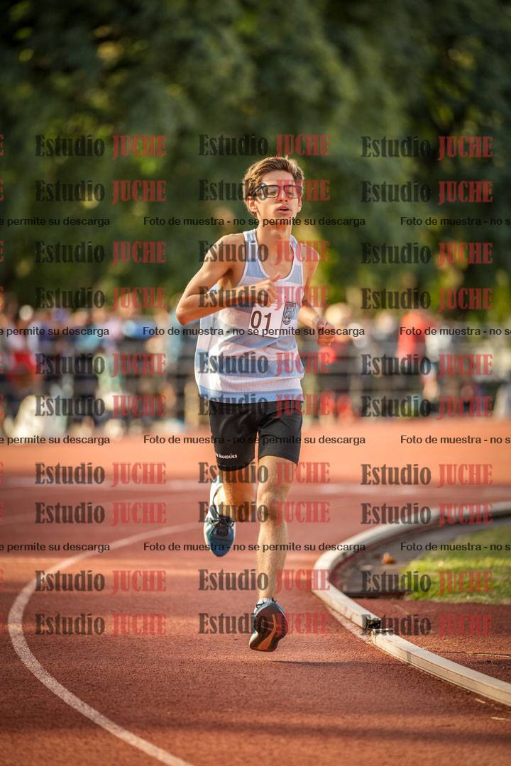 Fotos de los 2400 m llanos de varones - U16