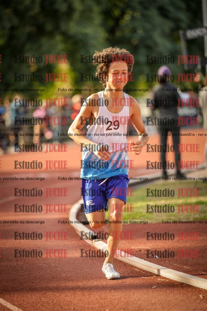 Fotos de los 2400 m llanos de varones - U16