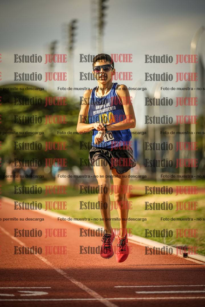 Fotos de los 2400 m llanos de varones - U16