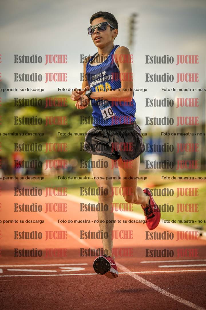 Fotos de los 2400 m llanos de varones - U16