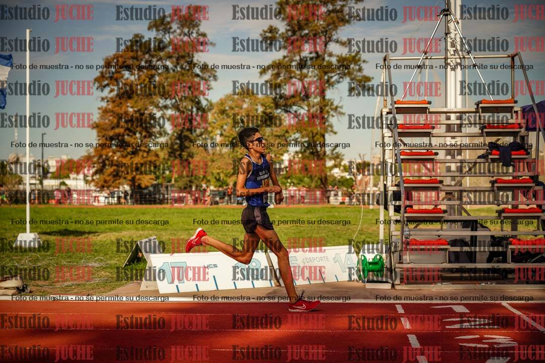 Fotos de los 2400 m llanos de varones - U16