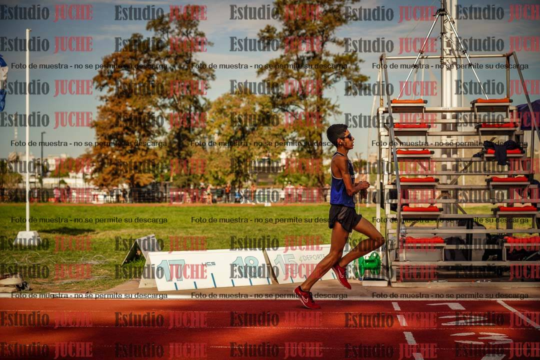 Fotos de los 2400 m llanos de varones - U16