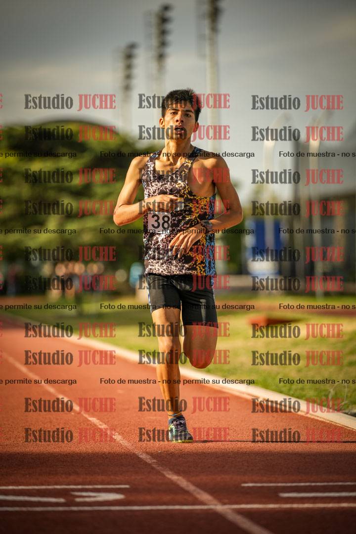 Fotos de los 2400 m llanos de varones - U16