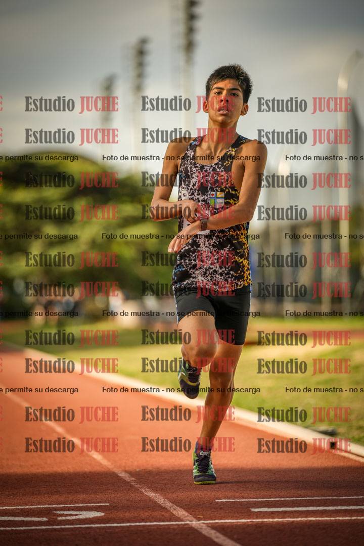 Fotos de los 2400 m llanos de varones - U16